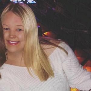 Meet your Posher, Abbey